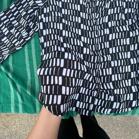 Worthington - Black and White Patterned Blouse - Picture 3 of 4